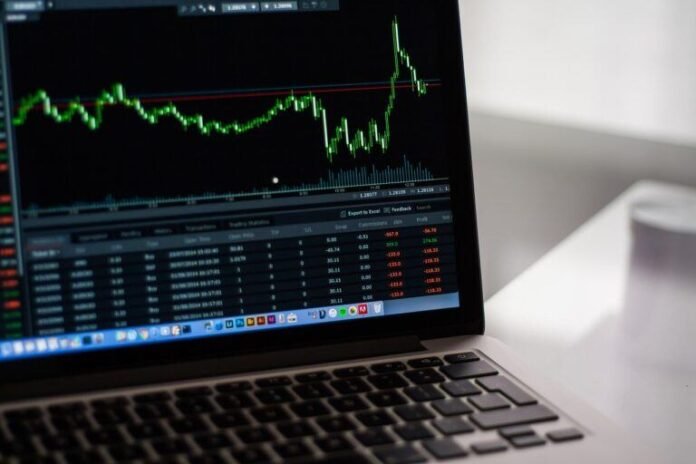 stock-market-2616931_1280-768x512.jpg
